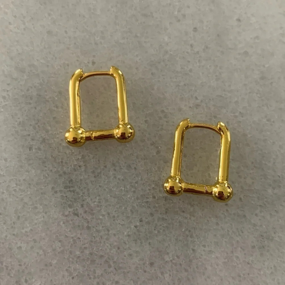 COPY - Gold Chain Link Huggie Hoop Earrings - Picture 2 of 4